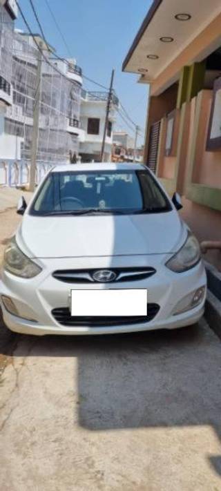 Hyundai Verna 2011-2015 Hyundai Verna 1.6 SX CRDi (O)