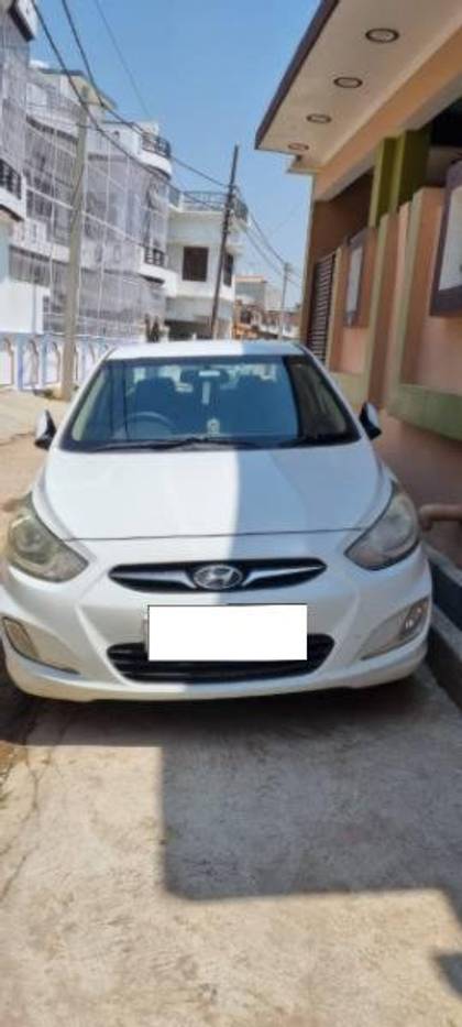 Hyundai Verna 1.6 SX CRDi (O)