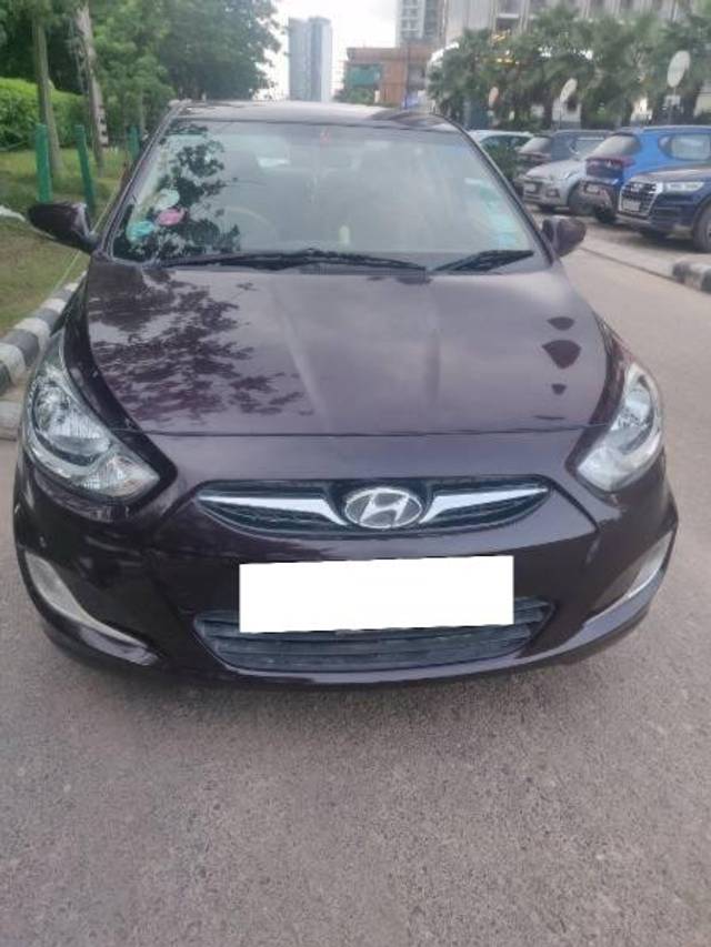 https://images10.gaadi.com/usedcar_image/4077084/original/processed_0de3f992-17f4-4e93-bd0a-b2089f199fd7.jpg?imwidth=6400