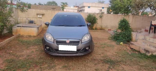 https://images10.gaadi.com/usedcar_image/4077104/original/processed_cb04dbe4-3ca0-46ab-aa31-24e87491a8af.jpg?imwidth=6400