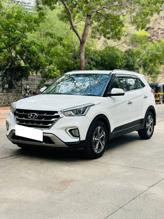 https://images10.gaadi.com/usedcar_image/4077157/original/processed_95bb30d574107f1aa408bd191b7f1b78.jpg?imwidth=6402