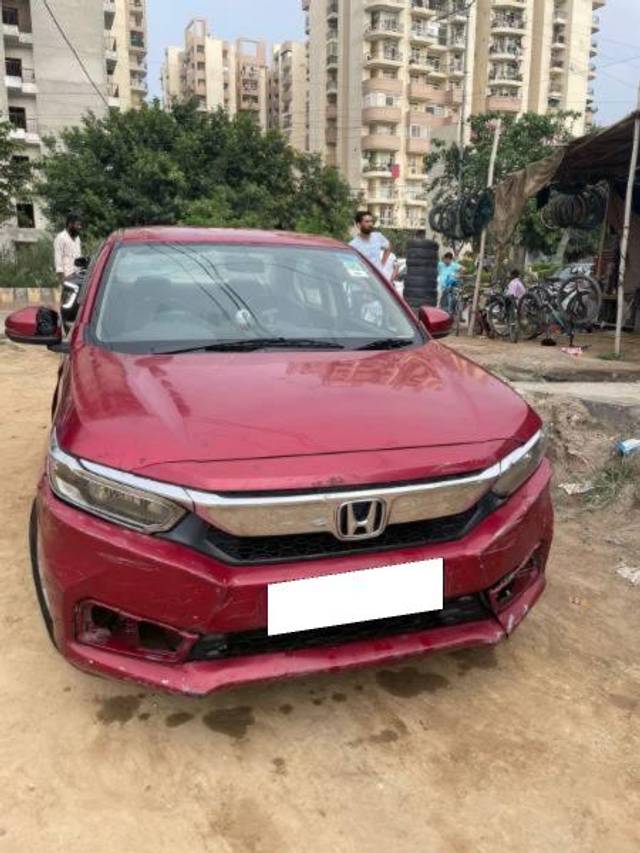 https://images10.gaadi.com/usedcar_image/4077193/original/processed_73e8b420-2774-4578-affc-4d3d9266cb7c.jpg?imwidth=6402