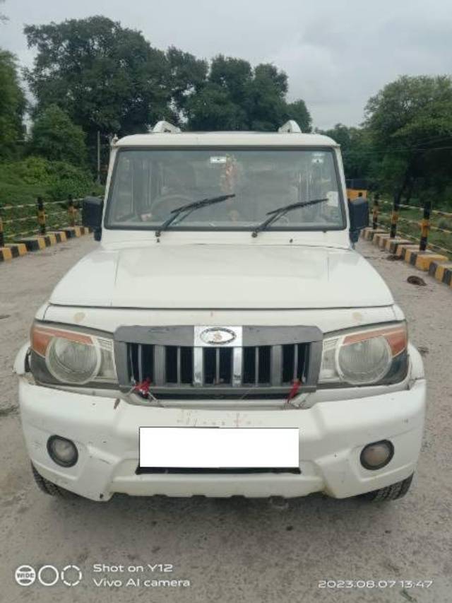 https://images10.gaadi.com/usedcar_image/4077367/original/processed_c6b0130a-7ef3-4aa2-8325-b26c95083fd0.jpg?imwidth=6400