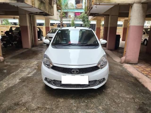 https://images10.gaadi.com/usedcar_image/4077511/original/processed_b2817432-7121-448a-9015-8a6e21a60a06.jpg?imwidth=6400