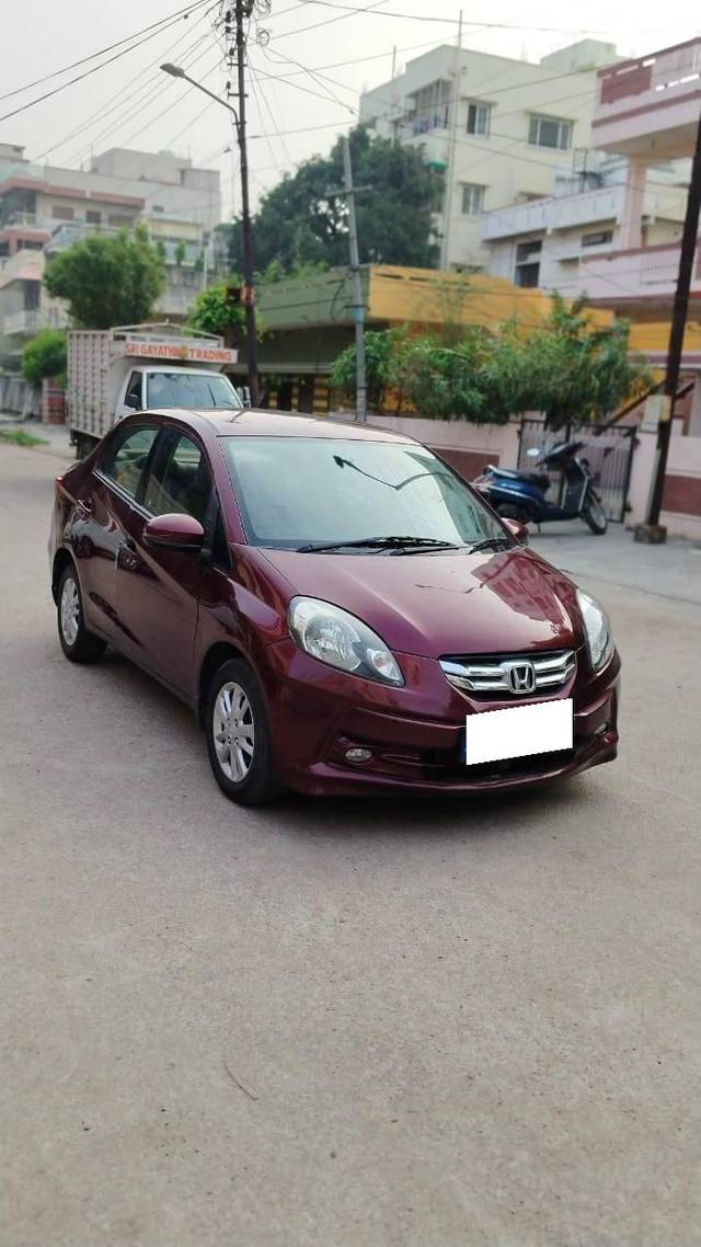 https://images10.gaadi.com/usedcar_image/4077630/original/processed_efcdaf0966fb0515adb7802a864551e4.jpg?imwidth=6400