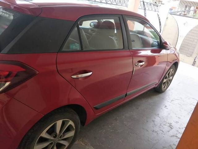 https://images10.gaadi.com/usedcar_image/4077699/original/processed_d4910a61-339a-4148-b601-cd469a0e2b05.jpg?imwidth=6402