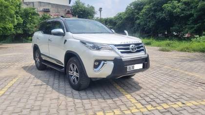 Toyota Fortuner 2.7 2WD MT BSIV