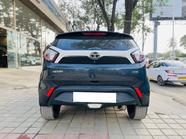 https://images10.gaadi.com/usedcar_image/4078020/original/processed_d4ae5c6e163f718e2261b103a1098058.jpg?imwidth=6402