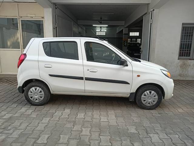 https://images10.gaadi.com/usedcar_image/4078193/original/a6fd6ab40fd99d1f0f081e40ee83087b.jpeg?imwidth=6401