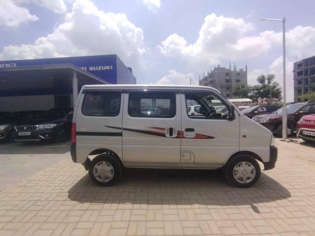 https://images10.gaadi.com/usedcar_image/4078373/original/processed_c1c9a1a9782c052c63028fc50820cb76.jpg?imwidth=6401