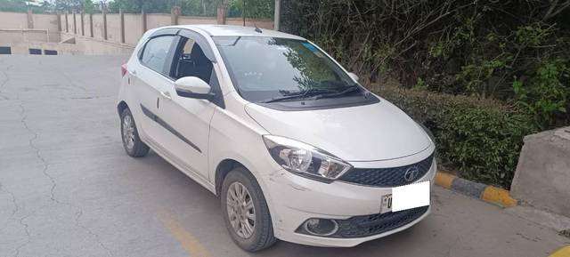 https://images10.gaadi.com/usedcar_image/4078375/original/processed_75e223eb-40b5-425f-810d-6dafd43a7e59.jpg?imwidth=6400