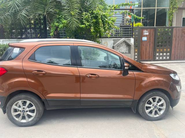 https://images10.gaadi.com/usedcar_image/4078438/original/dee80818f1777383b69e3626e37097f7.jpg?imwidth=6401