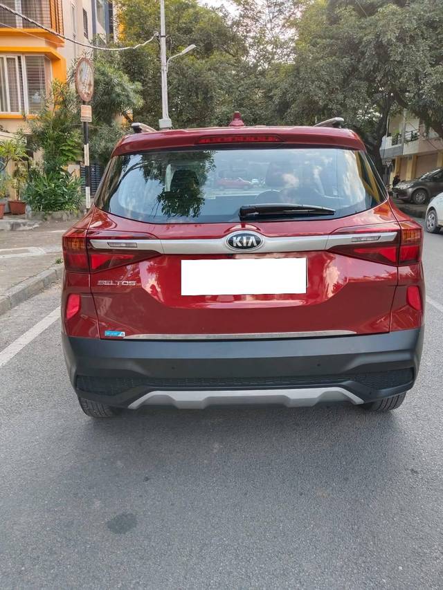 https://images10.gaadi.com/usedcar_image/4078856/original/processed_aff82c51c63a081595f6159585c0b651.jpg?imwidth=6402