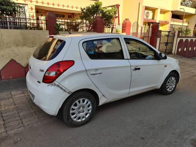 https://images10.gaadi.com/usedcar_image/4078938/original/processed_1def0427-7b0b-4dbd-9595-69f568d9c1e5.jpg?imwidth=6401