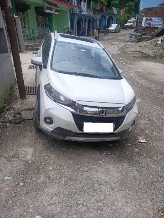 https://images10.gaadi.com/usedcar_image/4079045/original/processed_d1dc2f6f-3e03-426c-8083-a49a46d49a38.jpg?imwidth=6400