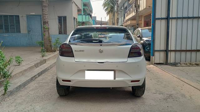 https://images10.gaadi.com/usedcar_image/4079059/original/processed_c14748fed26b9761b2226a526474c7e7.jpg?imwidth=6402