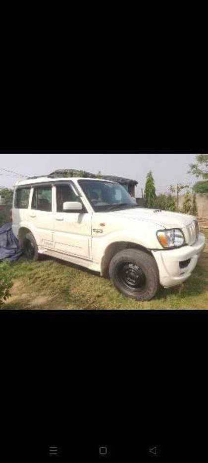 Mahindra Scorpio SLE 7S BSIV