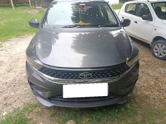 https://images10.gaadi.com/usedcar_image/4079246/original/processed_5a155edf-b516-4da4-8db7-4e7c342dede3.jpg?imwidth=6401