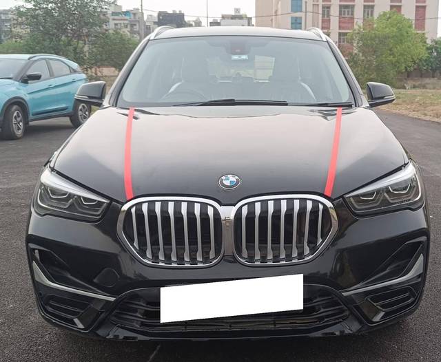 https://images10.gaadi.com/usedcar_image/4079287/original/processed_b7de8fc2b7cb629983b1193bc7d8309c.jpg?imwidth=6402