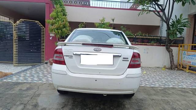 https://images10.gaadi.com/usedcar_image/4079438/original/processed_7fa76665-a1cd-4bd3-a26d-21064db10ec8.jpg?imwidth=6401