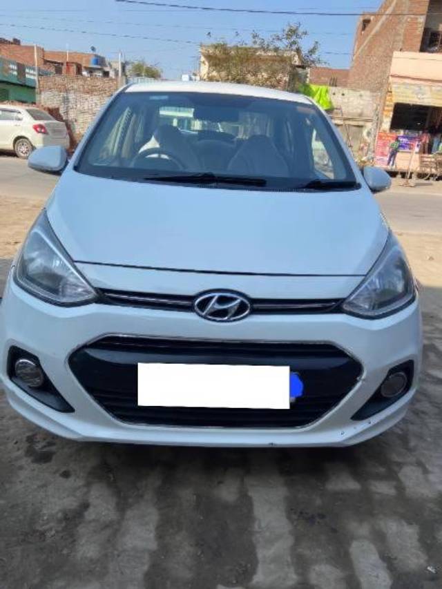 https://images10.gaadi.com/usedcar_image/4079554/original/processed_28491ff5-d57d-4e45-b113-78f9601d376e.jpg?imwidth=6400