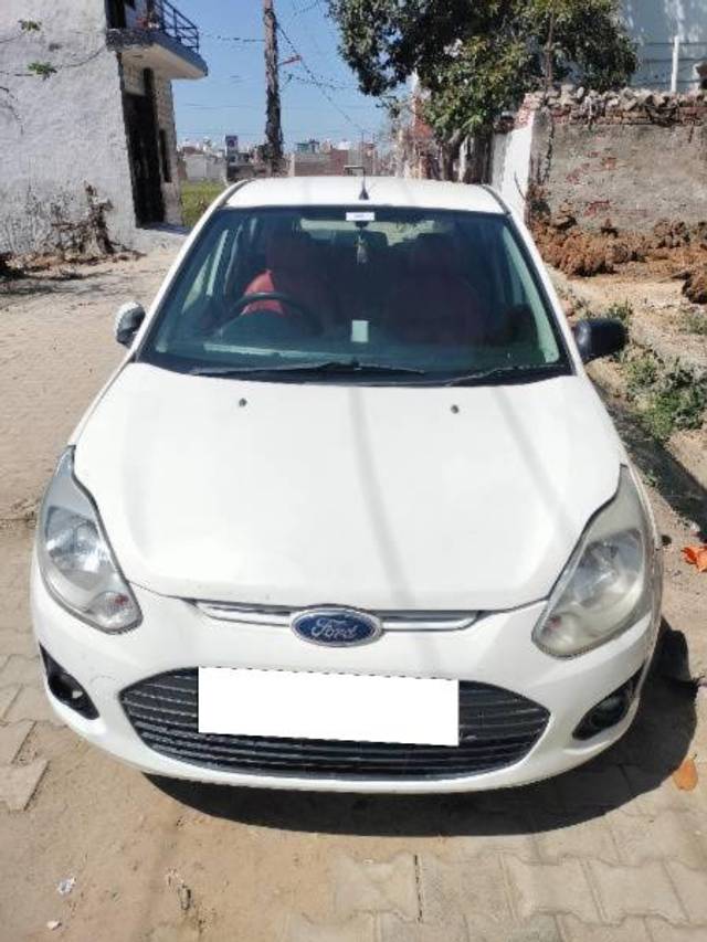 https://images10.gaadi.com/usedcar_image/4079563/original/processed_ccb2aa5e-f906-42eb-bed0-307e54cfb830.jpg?imwidth=6400