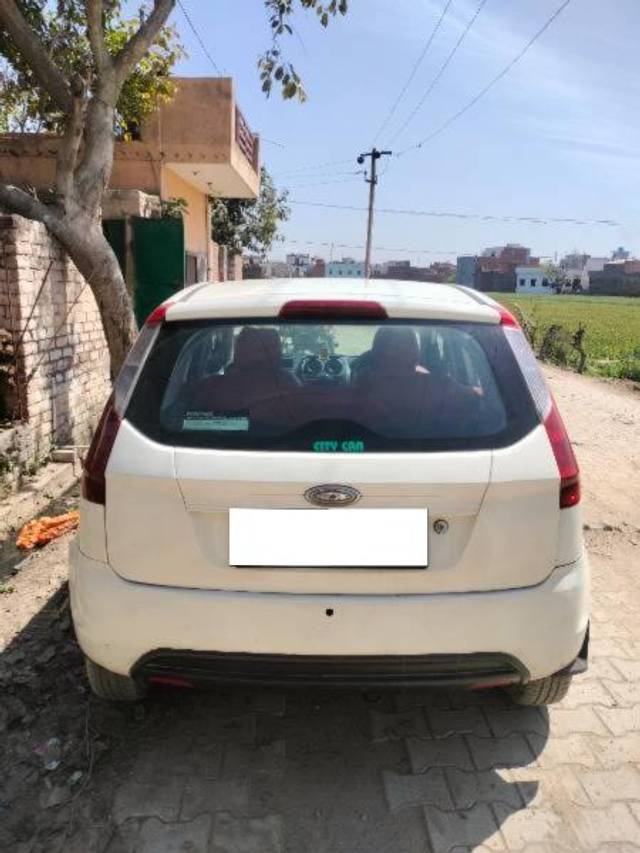 https://images10.gaadi.com/usedcar_image/4079563/original/processed_f9f8a4d4-382e-4715-aa0b-3c71c7526a08.jpg?imwidth=6402