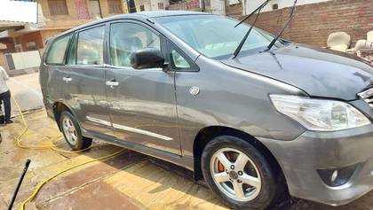 Toyota Innova 2.5 GX (Diesel) 8 Seater BS IV