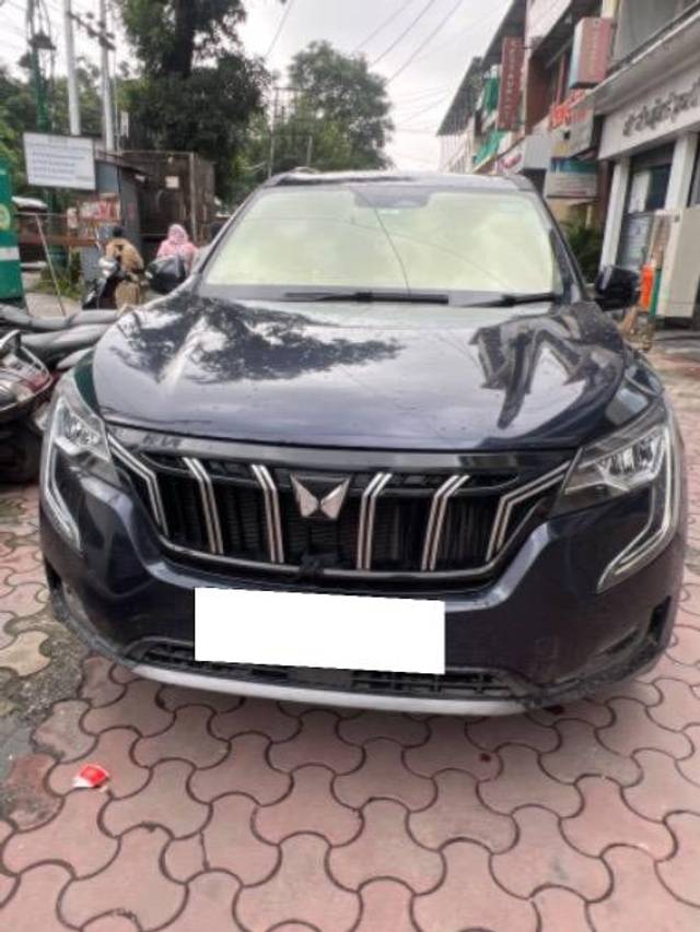 https://images10.gaadi.com/usedcar_image/4079666/original/processed_f3905add-13a5-4b03-8033-08bdee4d65ad.jpg?imwidth=6402