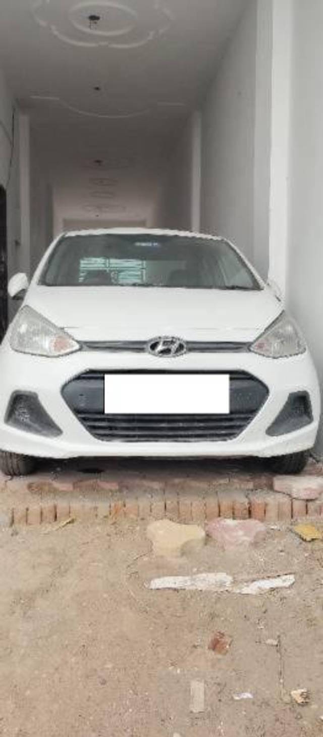 https://images10.gaadi.com/usedcar_image/4079669/original/processed_97440d24-2be1-475b-9c4c-094d51d4199e.jpg?imwidth=6400