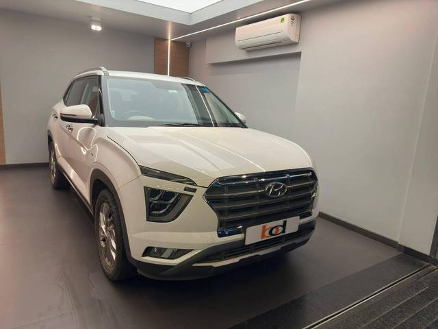 https://images10.gaadi.com/usedcar_image/4079913/original/processed_25ecb94ee6765ee2df050a9d8409d7e2.jpeg?imwidth=6401