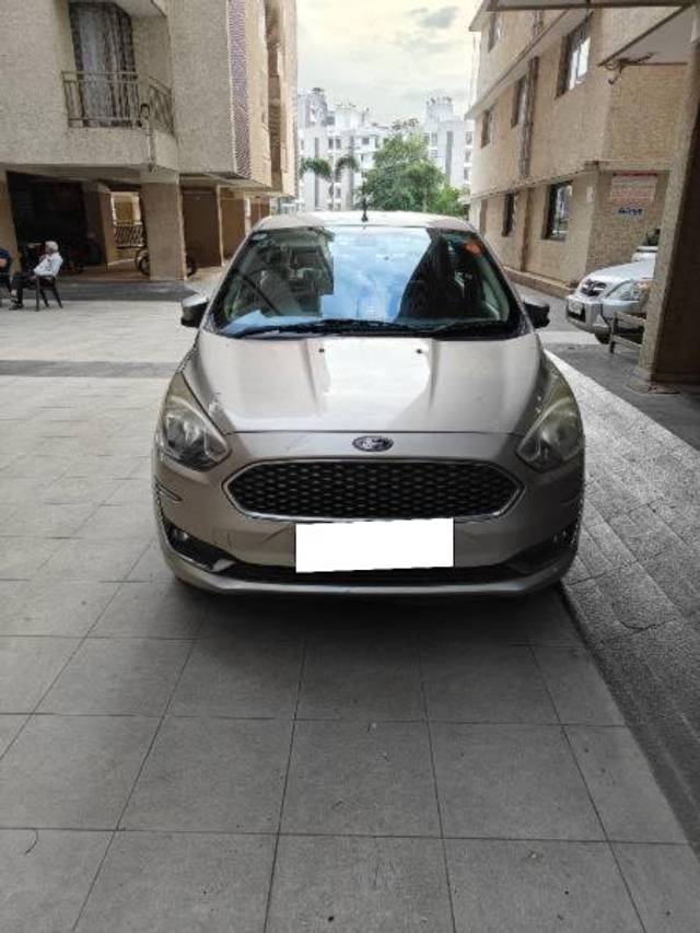 https://images10.gaadi.com/usedcar_image/4079965/original/processed_9100d848-8c2c-42e4-895e-62692c9d9279.jpg?imwidth=6402