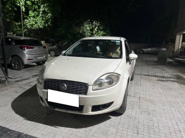 https://images10.gaadi.com/usedcar_image/4080123/original/processed_34e869f8-b748-4b19-ba36-1f60d64f202f.jpg?imwidth=6400