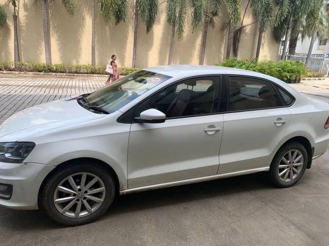 https://images10.gaadi.com/usedcar_image/4080192/original/processed_d58c69ff-9a48-429f-96ed-a20772f769d8.jpeg?imwidth=6400