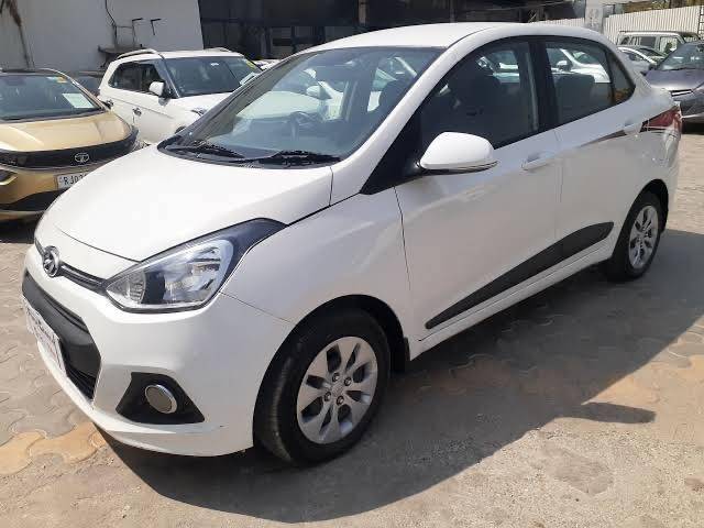 https://images10.gaadi.com/usedcar_image/4080292/original/processed_e04cfc46-f0eb-4a78-b22a-2847f09fbc64.jpeg?imwidth=6400