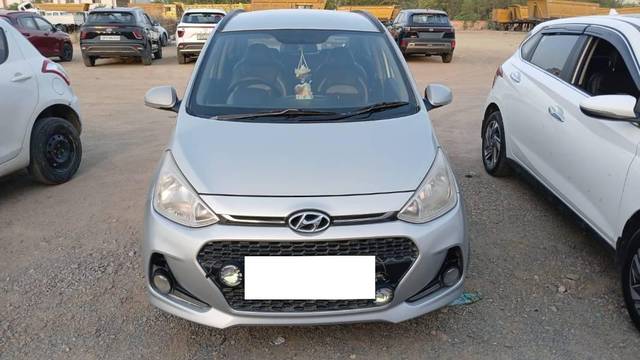 https://images10.gaadi.com/usedcar_image/4080366/original/processed_f4a2be89-3626-4695-9753-52b61fb143f4.jpg?imwidth=6400