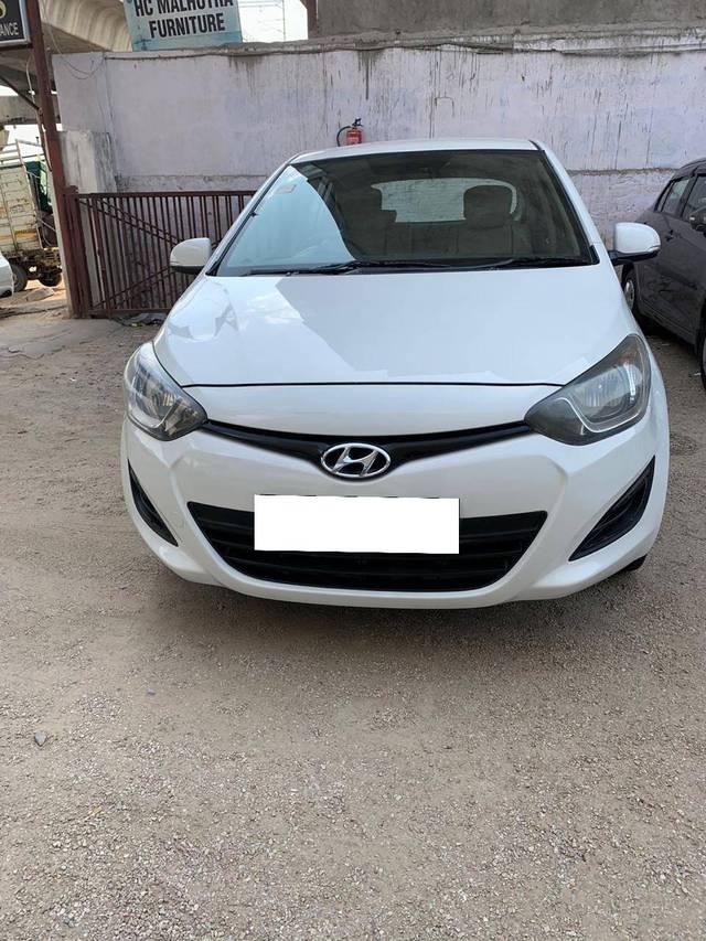 https://images10.gaadi.com/usedcar_image/4080547/original/processed_0730343cbf044857211290de2accd037.jpg?imwidth=6402