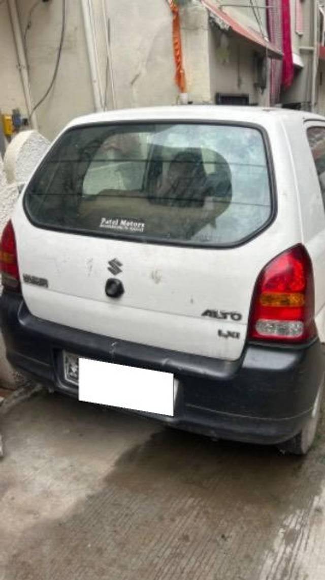 https://images10.gaadi.com/usedcar_image/4080738/original/processed_4271ea67-d8b5-4794-b151-b79319c8e77d.jpg?imwidth=6401