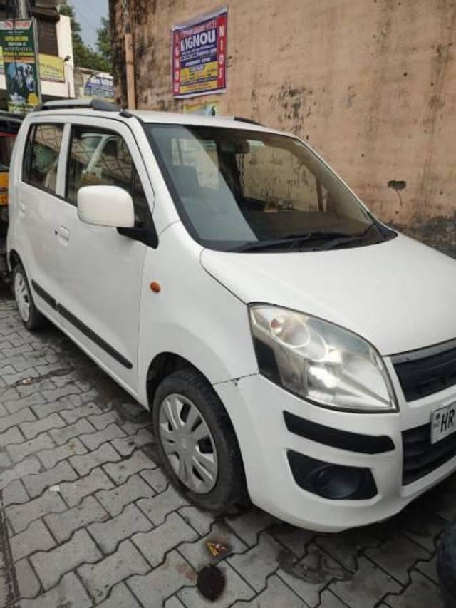 https://images10.gaadi.com/usedcar_image/4080753/original/processed_02ffeb01-0fe7-4a1b-9480-157407fbfd19.jpg?imwidth=6400