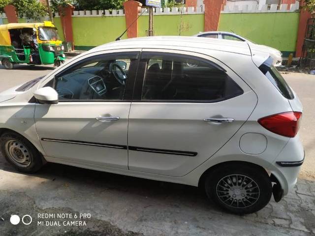 https://images10.gaadi.com/usedcar_image/4080806/original/processed_e5a5ca8f-0e4d-45a7-bc27-fd57e17f33cd.jpg?imwidth=6402