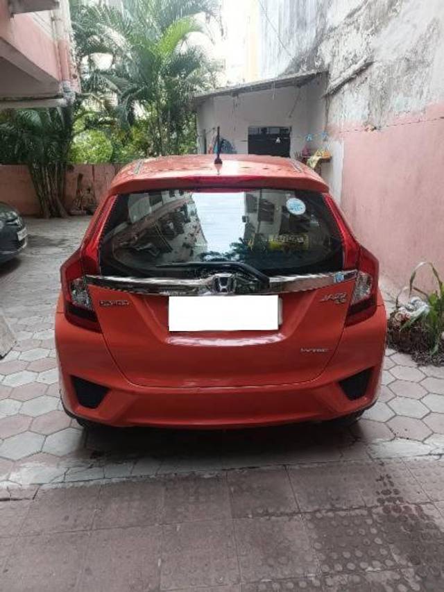 https://images10.gaadi.com/usedcar_image/4080872/original/processed_19b7d688-f8f1-443e-a203-dbc06e079427.jpg?imwidth=6401