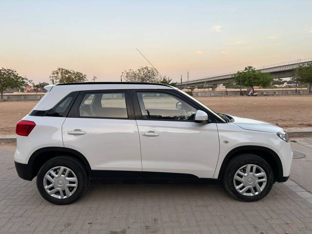 https://images10.gaadi.com/usedcar_image/4080975/original/98ff65f040c888f0cffbfec0819f7573.jpg?imwidth=6401