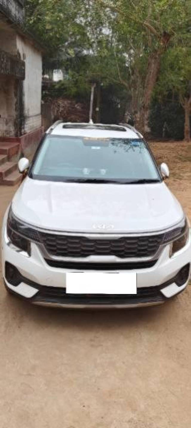 https://images10.gaadi.com/usedcar_image/4080992/original/processed_d8f533f2-2d47-44cf-8ee0-66dea20b5967.jpg?imwidth=6400