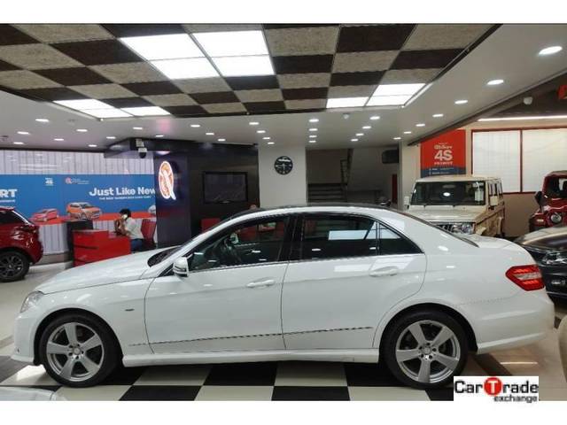 https://images10.gaadi.com/usedcar_image/4081075/original/processed_0fb55a5a5fa3f0faabb449653bfe7298.jpg?imwidth=6402