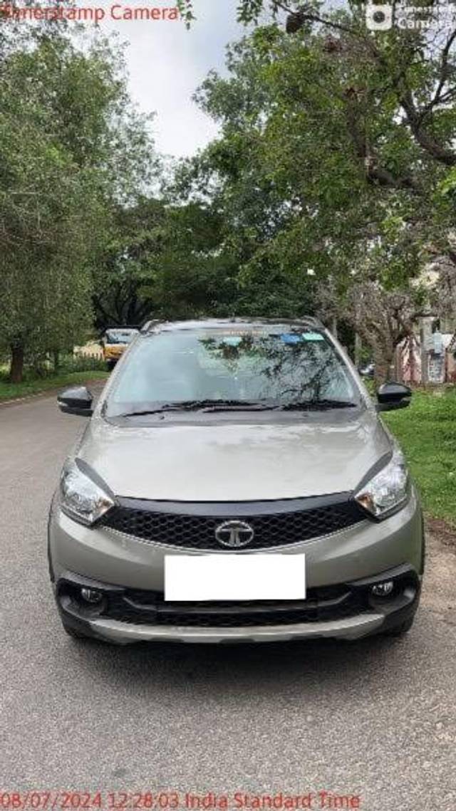 https://images10.gaadi.com/usedcar_image/4081089/original/processed_0498fc10-b2db-4850-bad7-7945e1c31e63.jpg?imwidth=6400