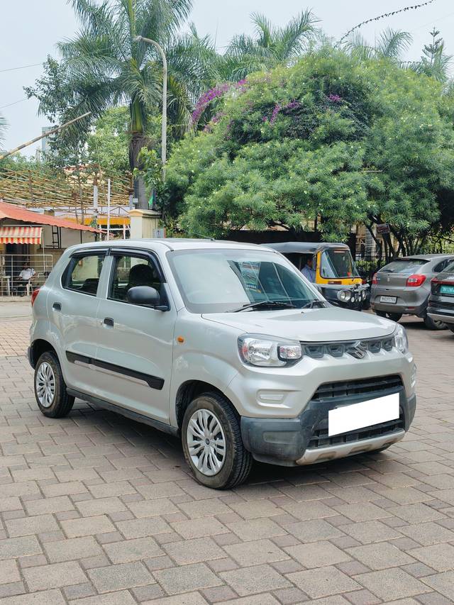 https://images10.gaadi.com/usedcar_image/4081180/original/processed_0fb43fad47c5a044a3e7d8505d84ec77.jpg?imwidth=6400