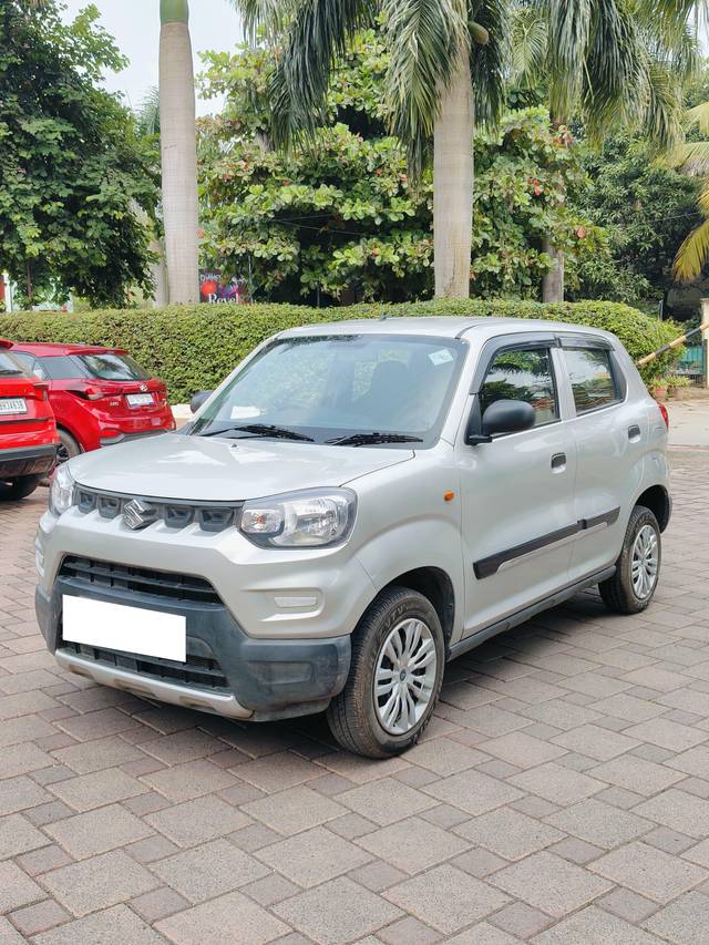 https://images10.gaadi.com/usedcar_image/4081180/original/processed_11ed5ff50fdd22e1bd39917b814ac285.jpg?imwidth=6402