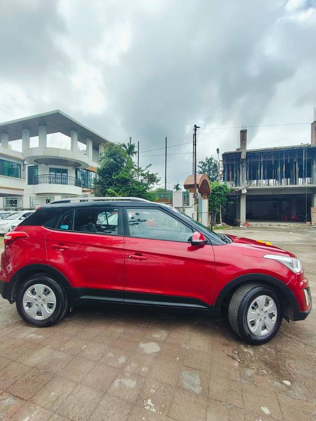 https://images10.gaadi.com/usedcar_image/4081190/original/9d78e76d56ef40d4ccf90e14eef67316.jpg?imwidth=6401