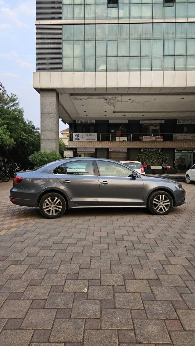 https://images10.gaadi.com/usedcar_image/4081197/original/processed_2d5cf121e6062638642071ee7465a642.jpg?imwidth=6401