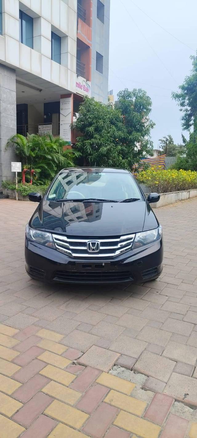 https://images10.gaadi.com/usedcar_image/4081327/original/processed_bf18164ccc515c1741cfb1bb26dc6e94.jpg?imwidth=6400